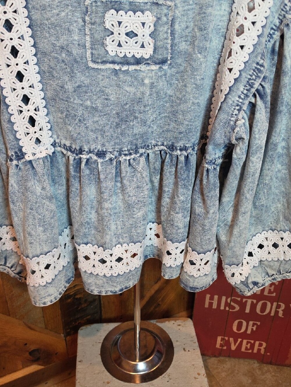 227p POL Light Wash Denim-Effect Tunic with White Lace Trim - Picture 10 of 11